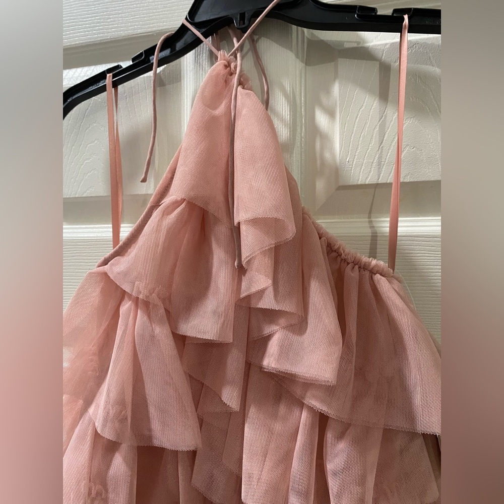 NWT Betsy & Adam
Women's layered Ruffle Halter Gown size 8, 12 - Picture 15 of 16